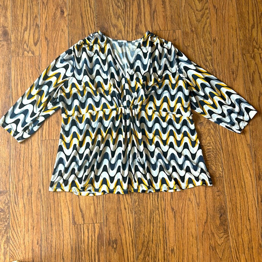 Women’s Lane Bryant blouse size 22/24 plus size stretchy flowy retro business
